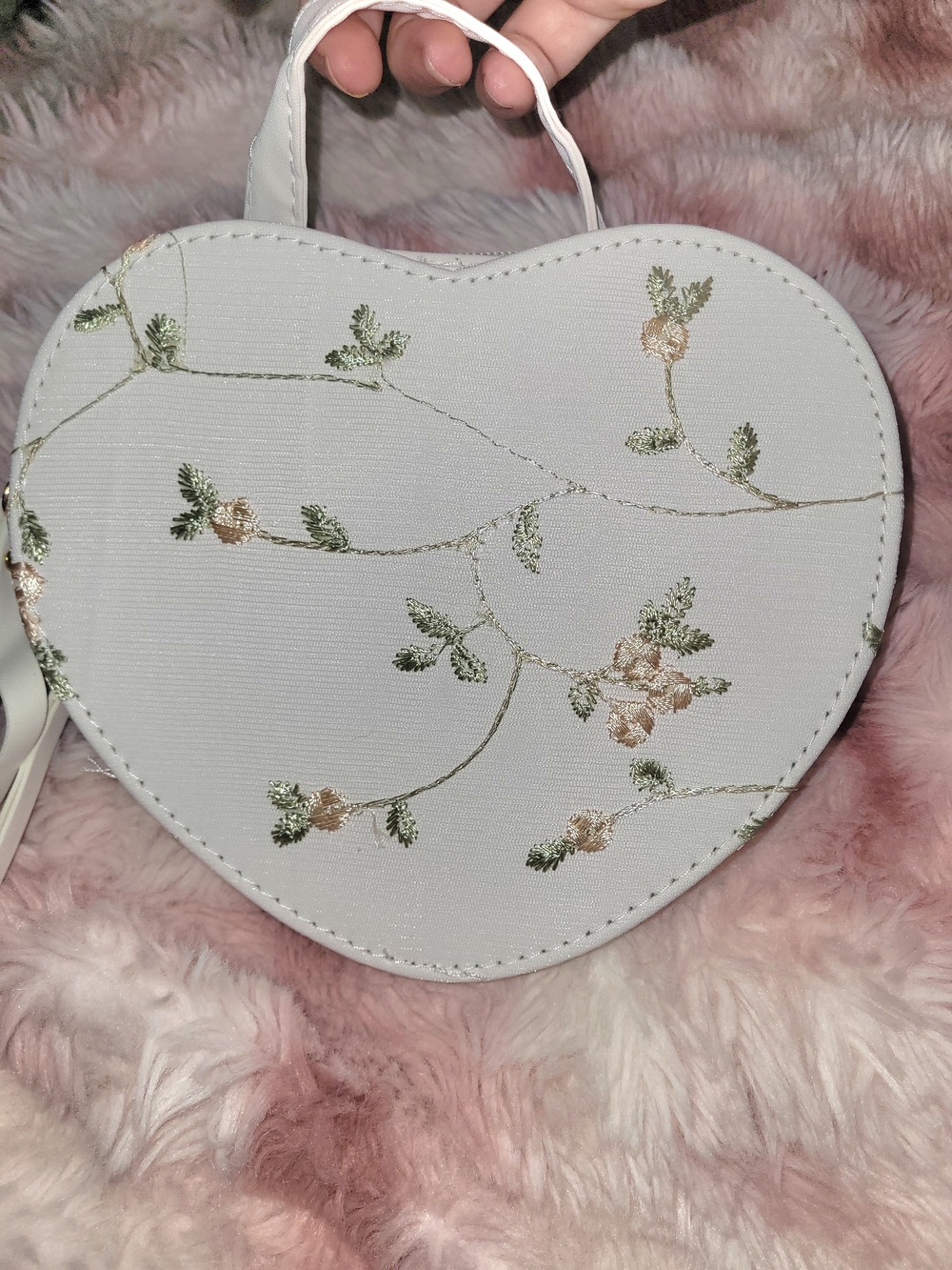 White Heart-Shaped Floral Embroidered Women’s Handbag With Crossbody Strap
